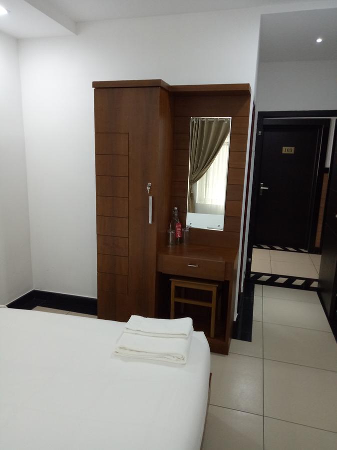 Pgs Inn Kochi Esterno foto